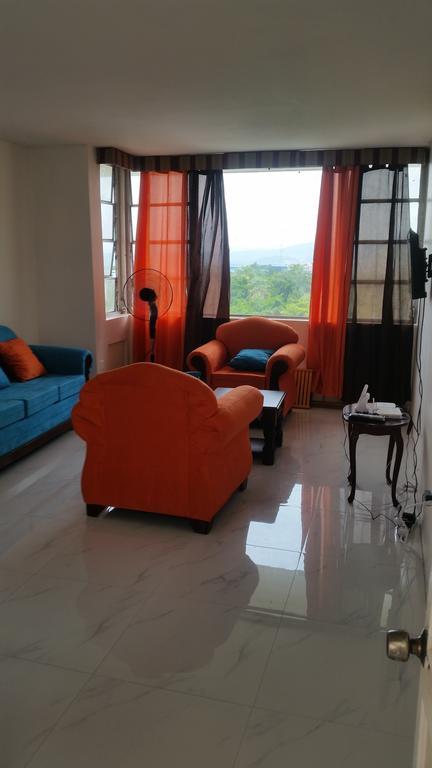 Malia'S New Kgn Apartment คิงส์ตัน ภายนอก รูปภาพ